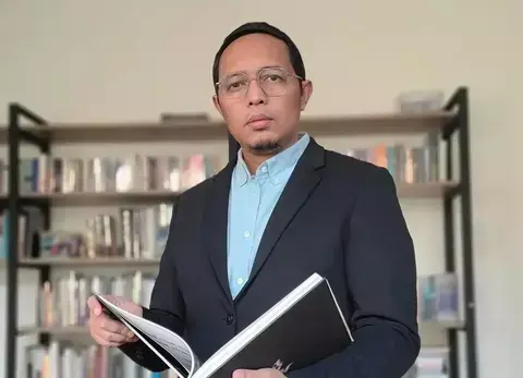 Sempat Menepi Karena Blunder, Hasan Nasbi Kini Kembali Perkuat Komunikasi Kabinet Merah Putih