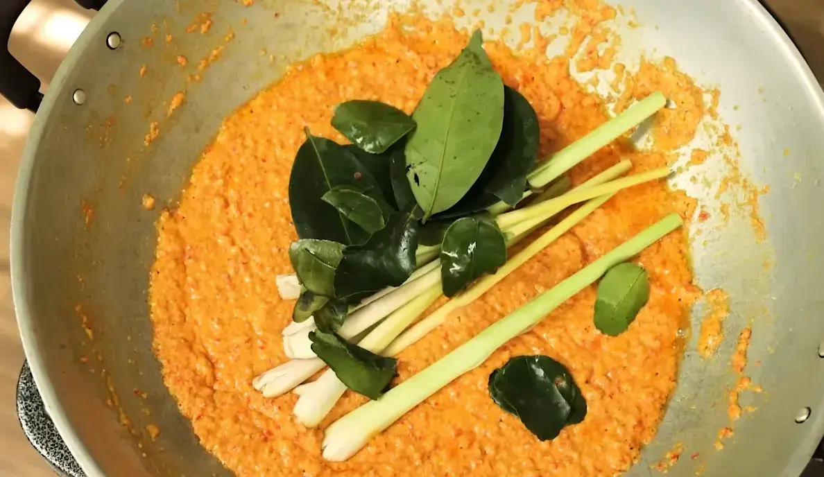 Teknik Sederhana Agar Masakan Gurih Maksimal: Jangan Buru-Buru Memasukkan Bahan!