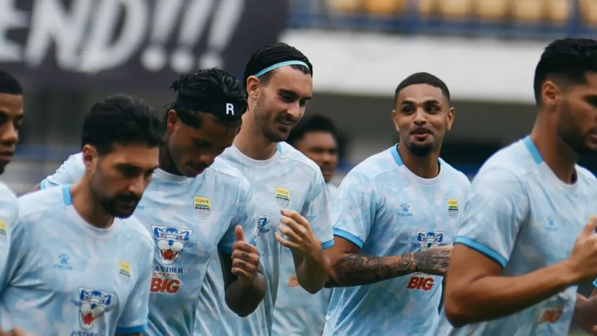 Waspadai Lini Serang Arema FC: Misi Jaga Jarak dari Borneo FC Jadi Ujian Konsistensi Persib Bandung