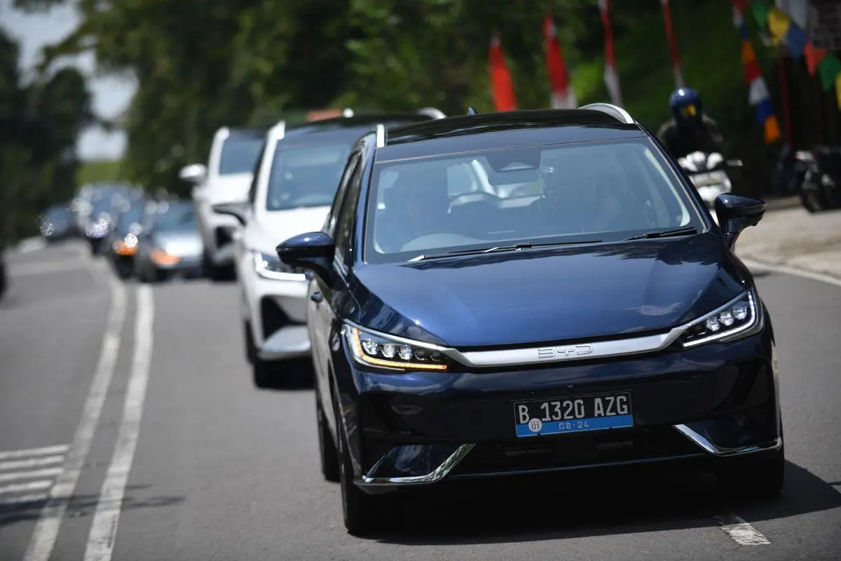 Penjualan Mobil Listrik di Indonesia Tembus 100 Ribu Unit, BYD hingga Wuling Jadi Primadona!