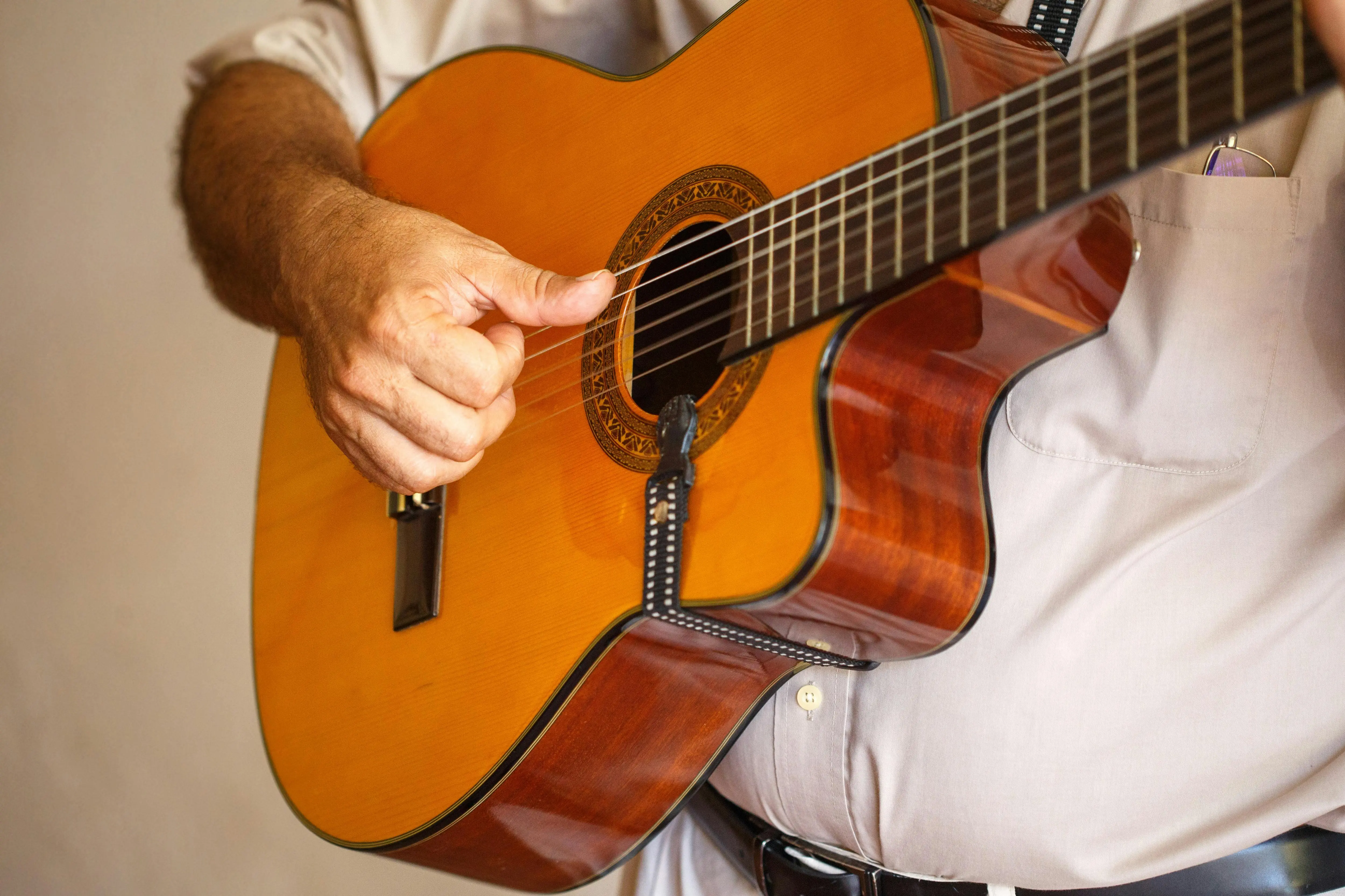 Peran Gitar dalam Musik Modern: Eksplorasi Bunyi di Tengah Arus Digitalisasi