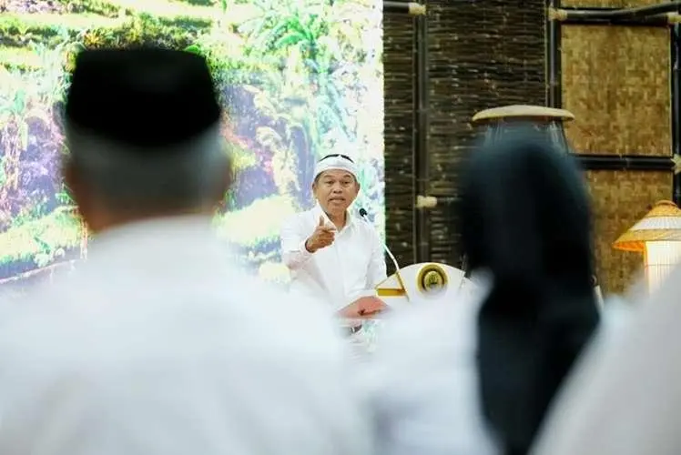 Gubernur Dedi Mulyadi Soroti Pengangguran Terdidik: Vokasi Harus Berbasis Kearifan Lokal