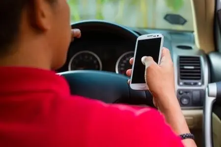 Selain Main HP, Cek Daftar Denda Pelanggaran Lalu Lintas Lainnya yang Sering Tidak Disadari