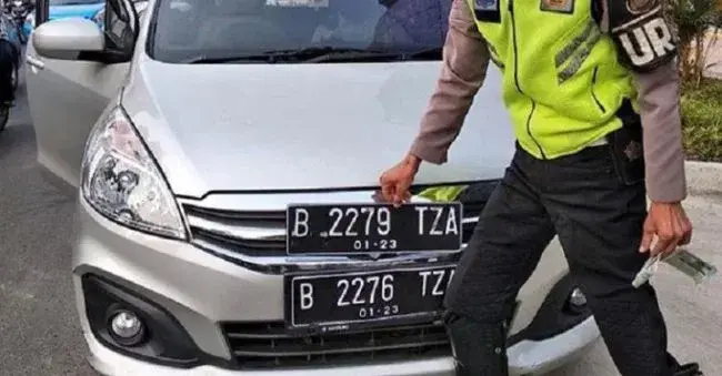 Nekat Pakai Pelat Nomor Palsu untuk Hindari Ganjil Genap? Siap-Siap Denda Rp500 Ribu hingga Penjara!