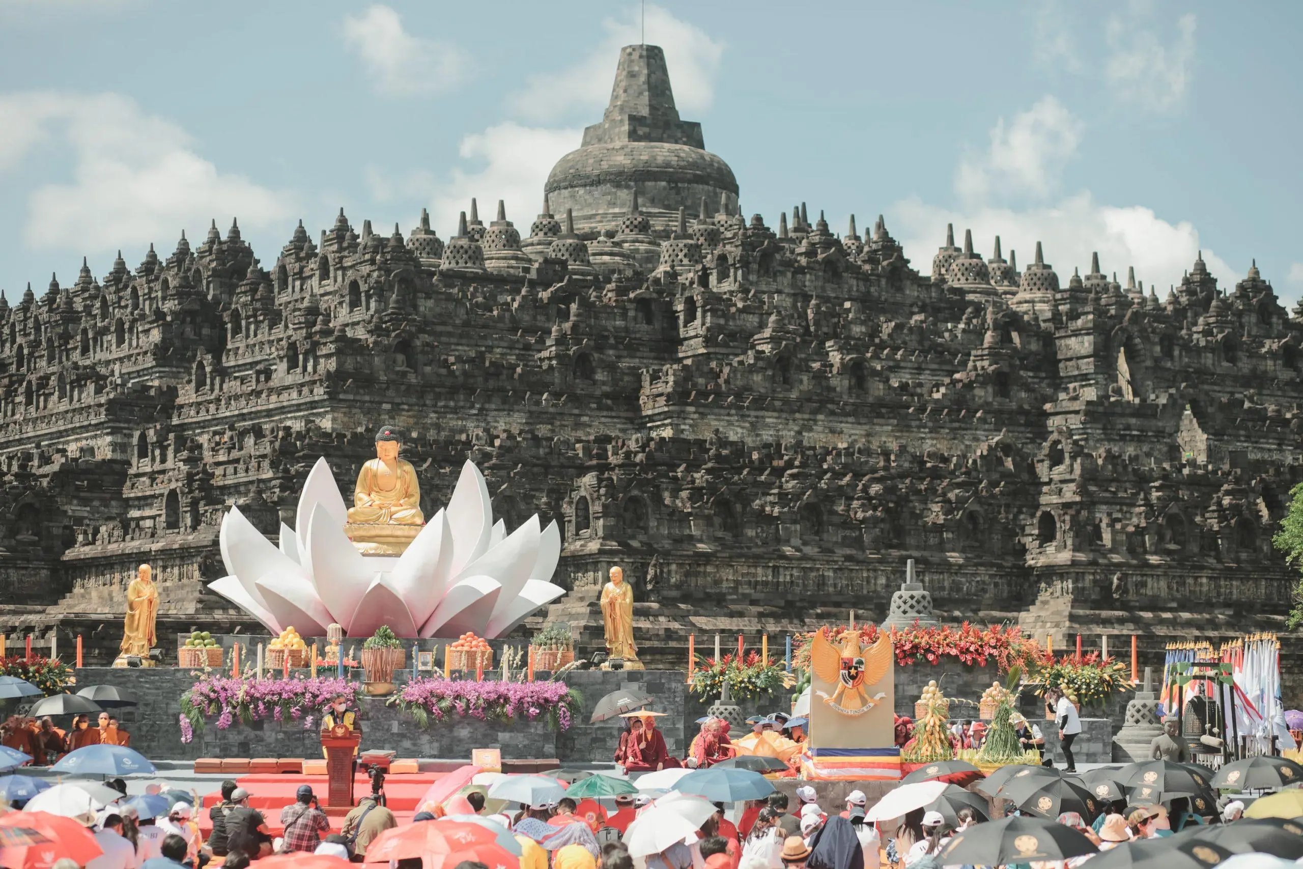 Catat Tanggalnya! Ini Rangkaian Acara Waisak Nasional 2026 dari Bakti Sosial hingga Puncak di Borobudur