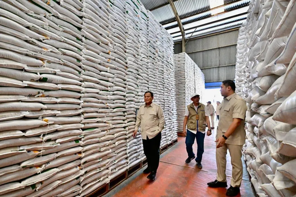 Presiden Prabowo Pantau Gudang Bulog Danurejo: Pastikan Distribusi Pangan Tepat Sasaran