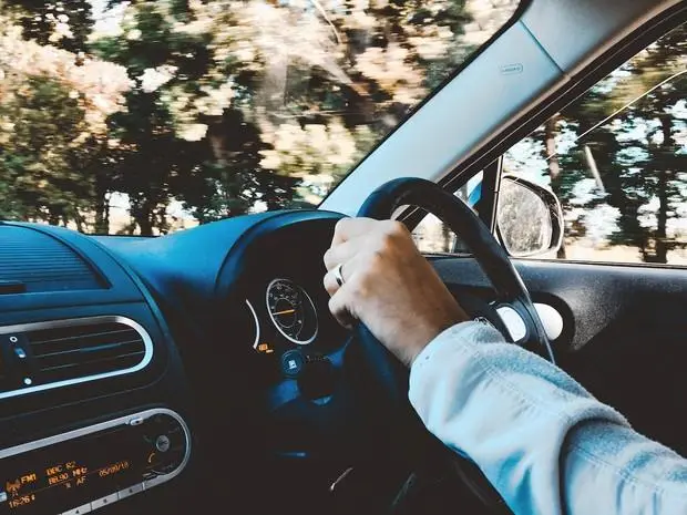 Bensin Makin Mahal, Tren Joyride Mulai Ditinggalkan Pemilik Mobil Mewah?