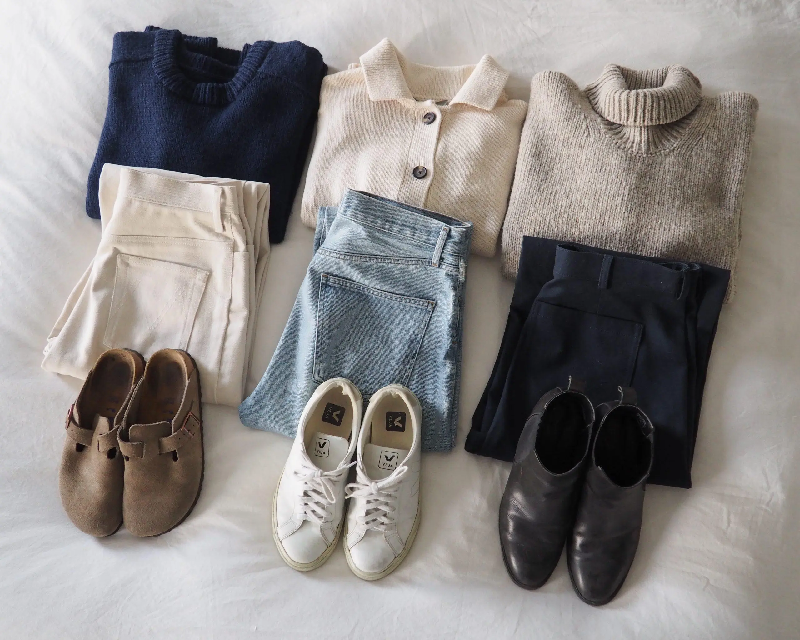 Tips Membangun Capsule Wardrobe untuk Pemula, Solusi Tampil Keren Tanpa Lemari Penuh!