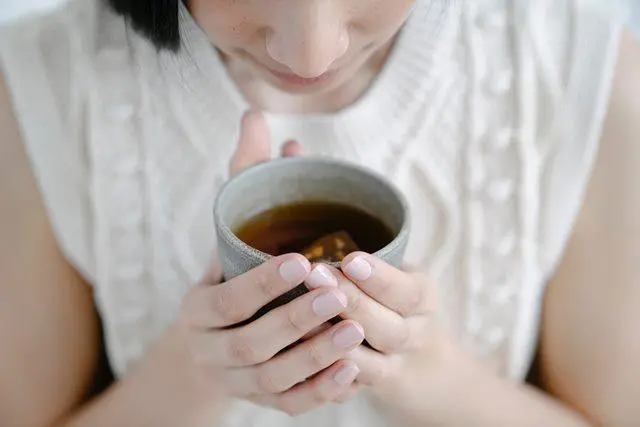 Waspada! Ini 4 Efek Samping Terlalu Banyak Minum Teh bagi Kesehatan yang Sering Diabaikan
