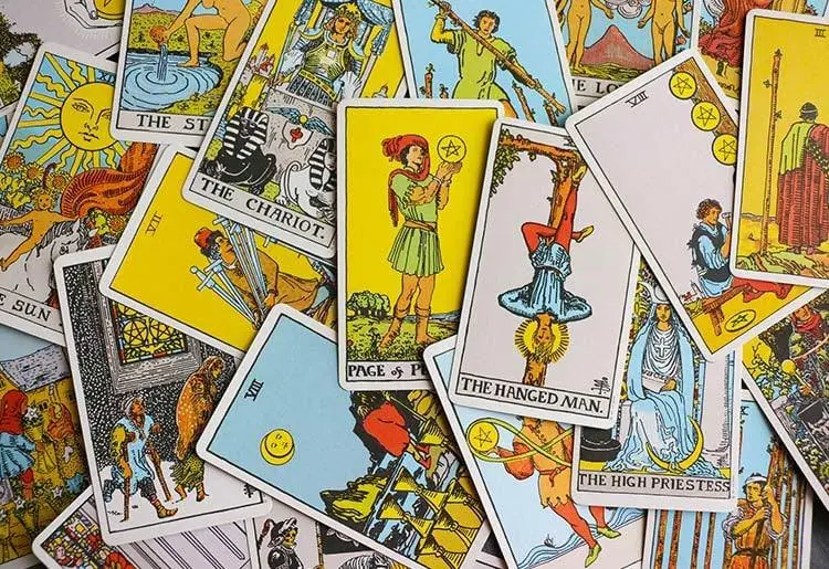 Mengenal Major dan Minor Arcana: Dua Pilar Penting dalam Struktur Kartu Taro