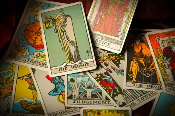 Bukan dari Dunia Klenik, Begini Sejarah Panjang Kartu Tarot yang Bermula dari Permainan Bangsawan
