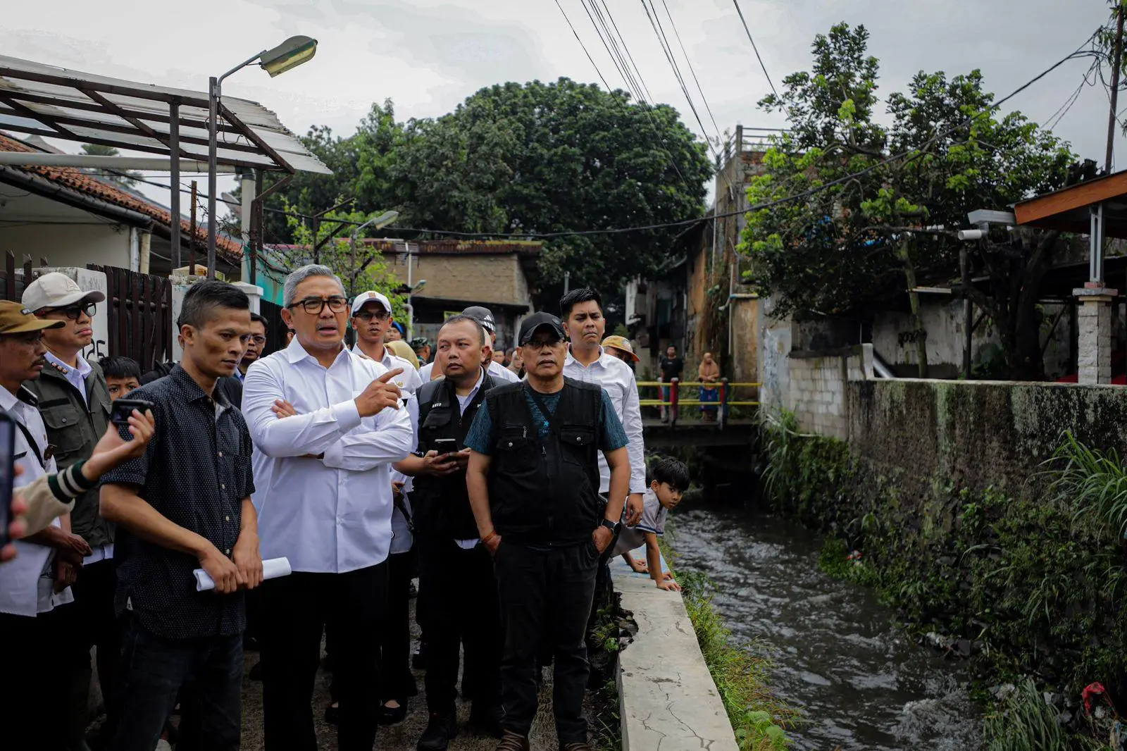 Wali Kota Bandung Muhammad Farhan Tata Kawasan Panjunan: Fokus Drainase dan Tertib PKL