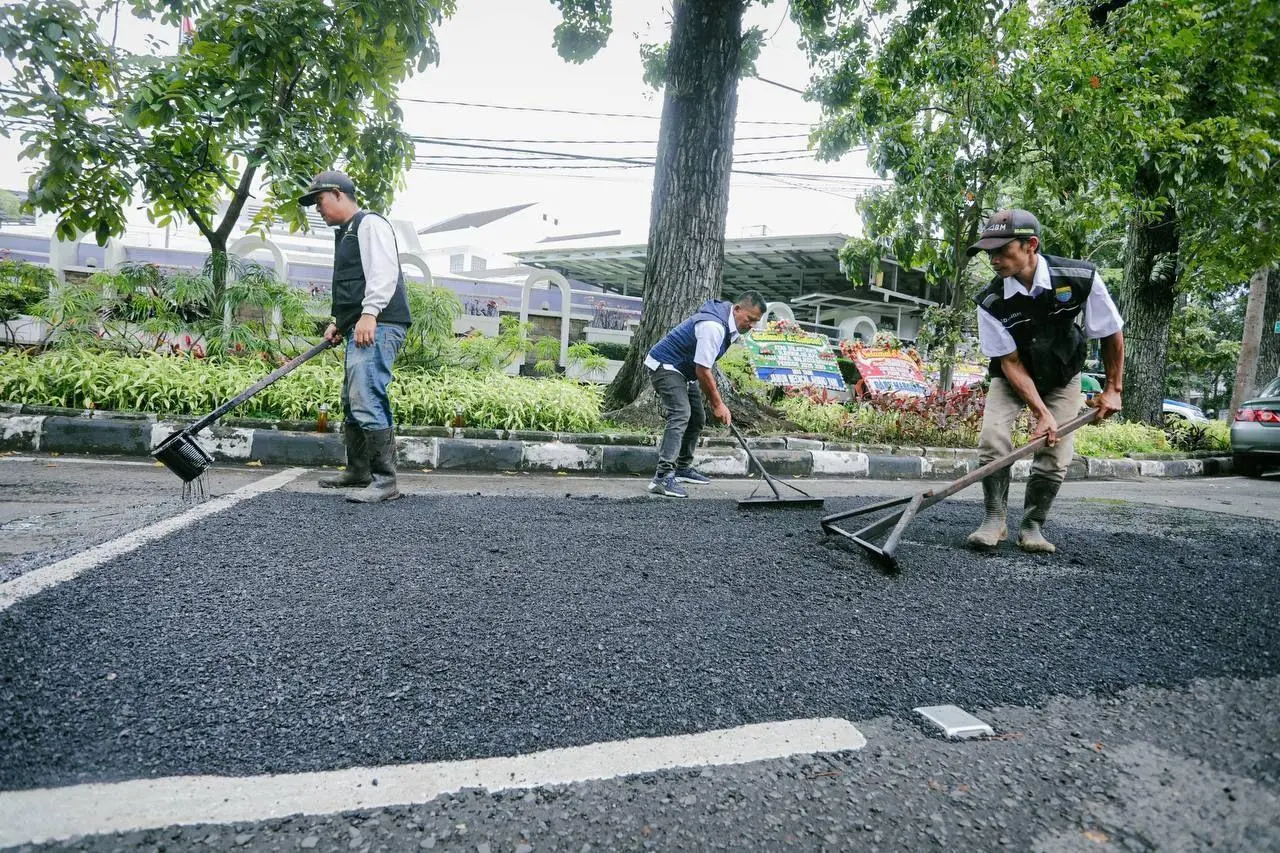Wajah Baru Bandung Lebih Geulis: Komitmen DSDABM dalam Beautifikasi dan Perbaikan Jalan