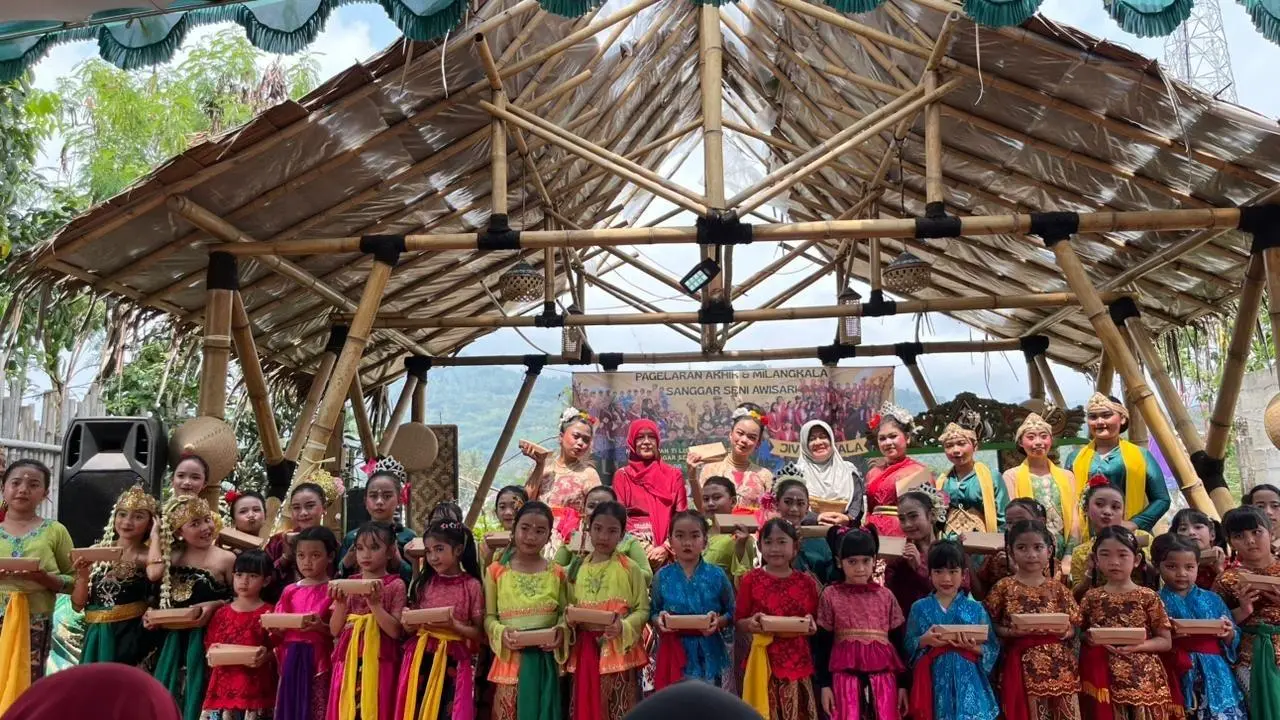 Sanggar Seni Awi Sari Garut: Menyemai Bunyi Bambu dari Selaawi ke Panggung Seni Pertunjukan
