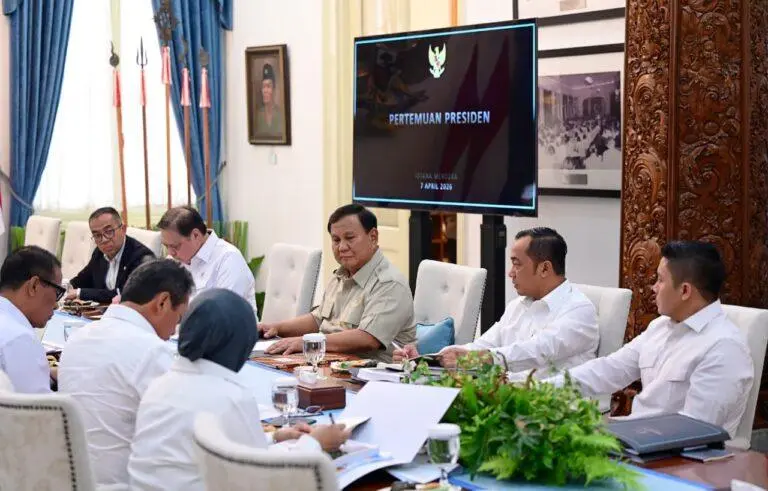 Langkah Berani Prabowo Subianto: Konsolidasi 15 Perusahaan Logistik Menjadi Satu