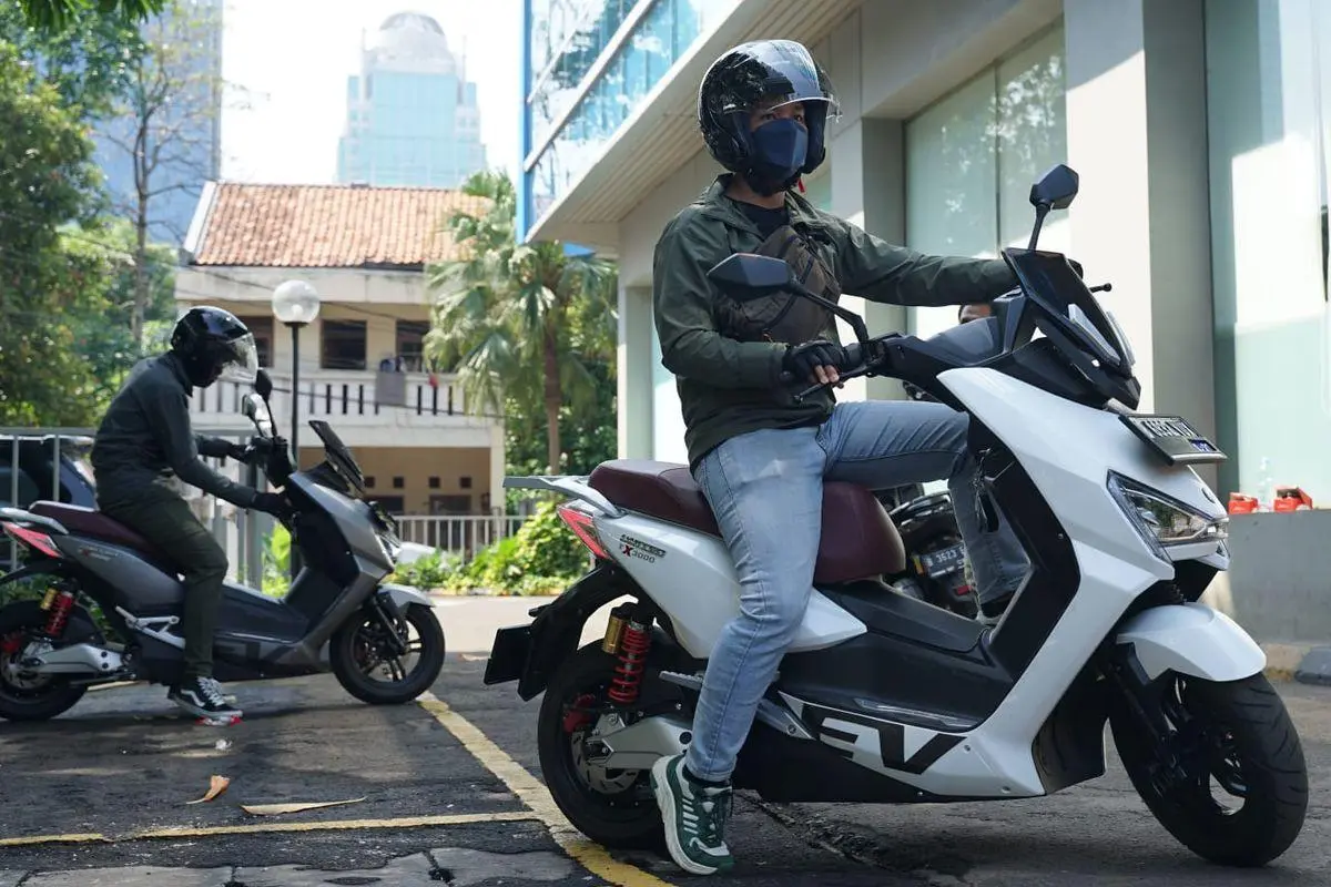 Apakah Pajak Motor Listrik Lebih Murah dibanding Motor Bensin?