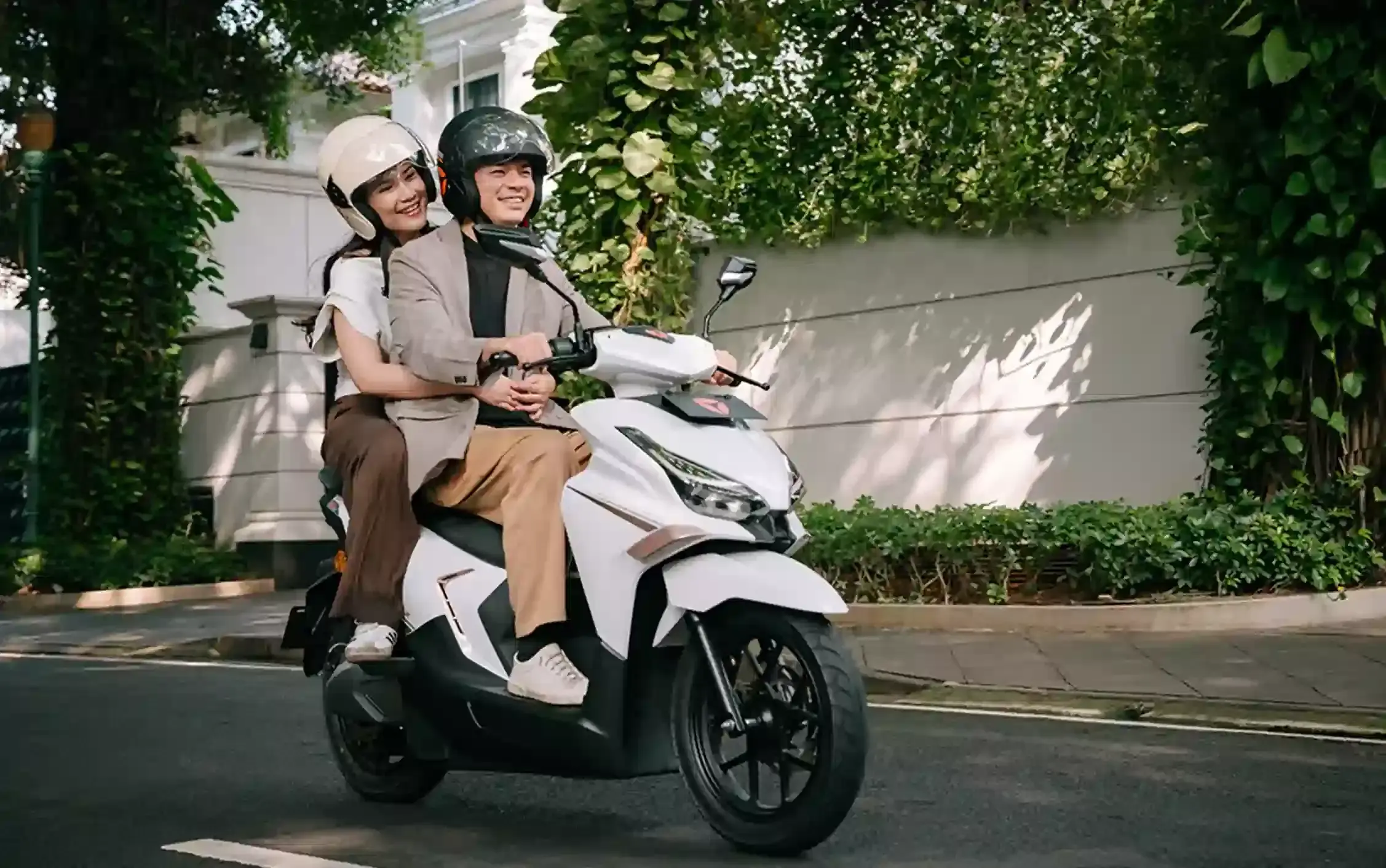 Panduan Cek Pajak Motor Listrik: Ketahui Tarif BBN-KB dan Cara Cek Online