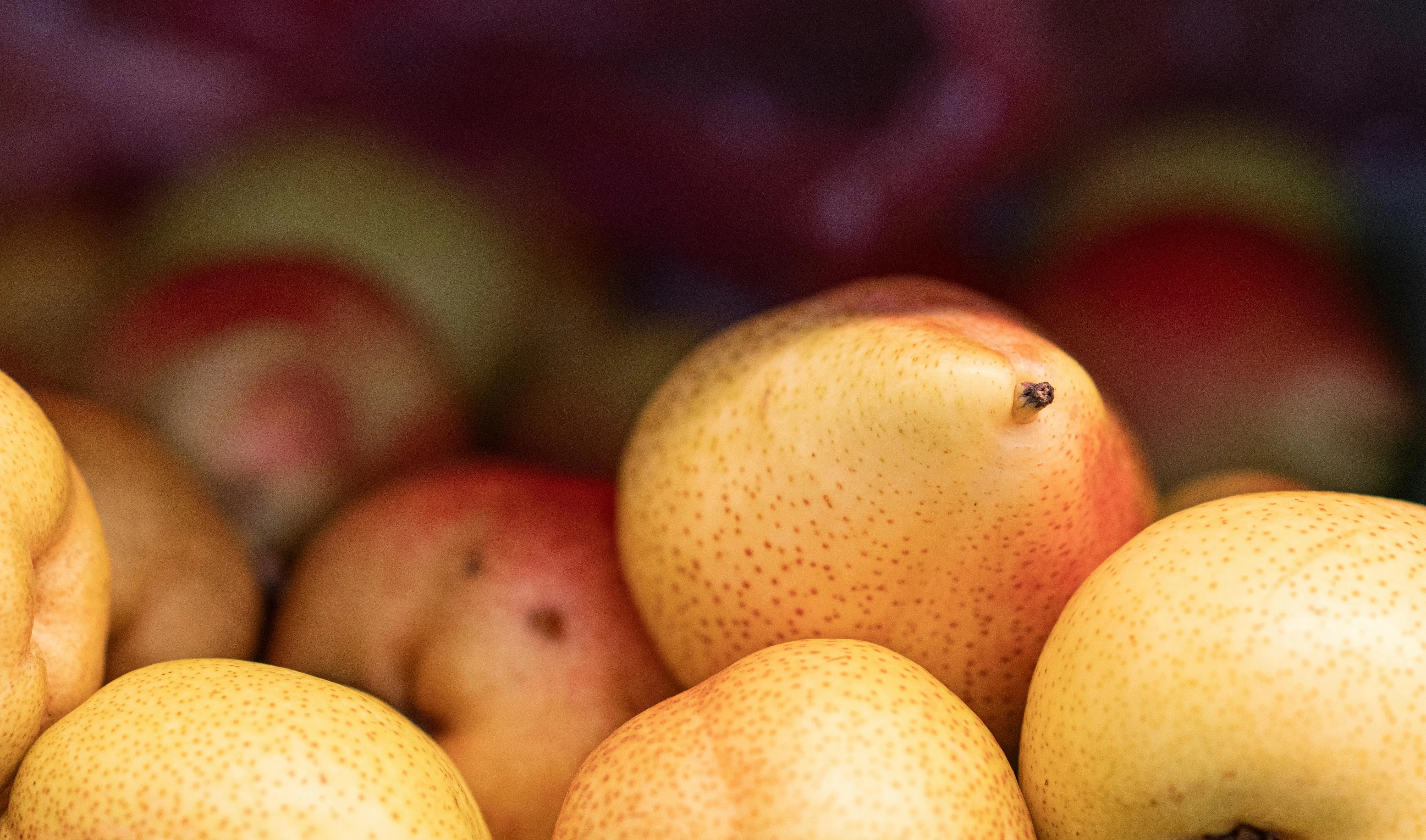Sentuhan Inovasi pada Buah Pir: Mendefinisikan Ulang Standar Dessert Modern