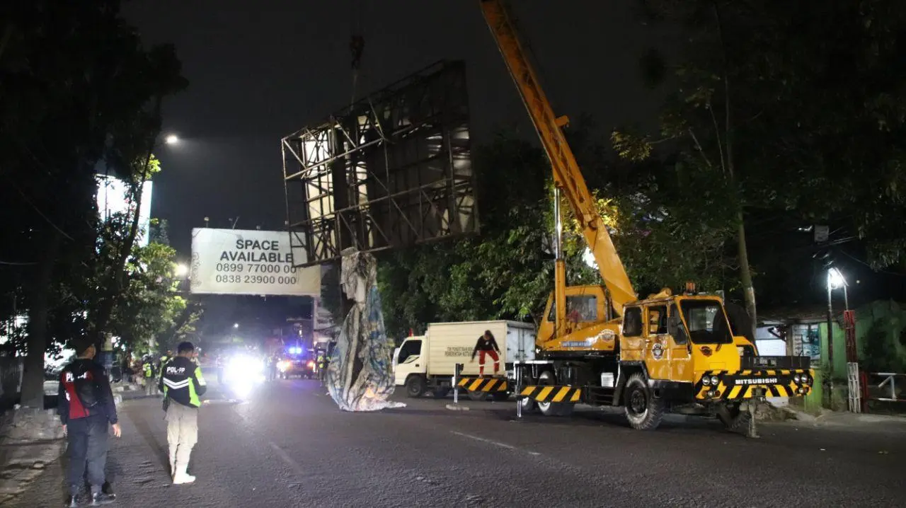 Antisipasi Cuaca Buruk, Kasatpol PP Bandung Desak Pengusaha Cek Kelayakan Konstruksi Reklame