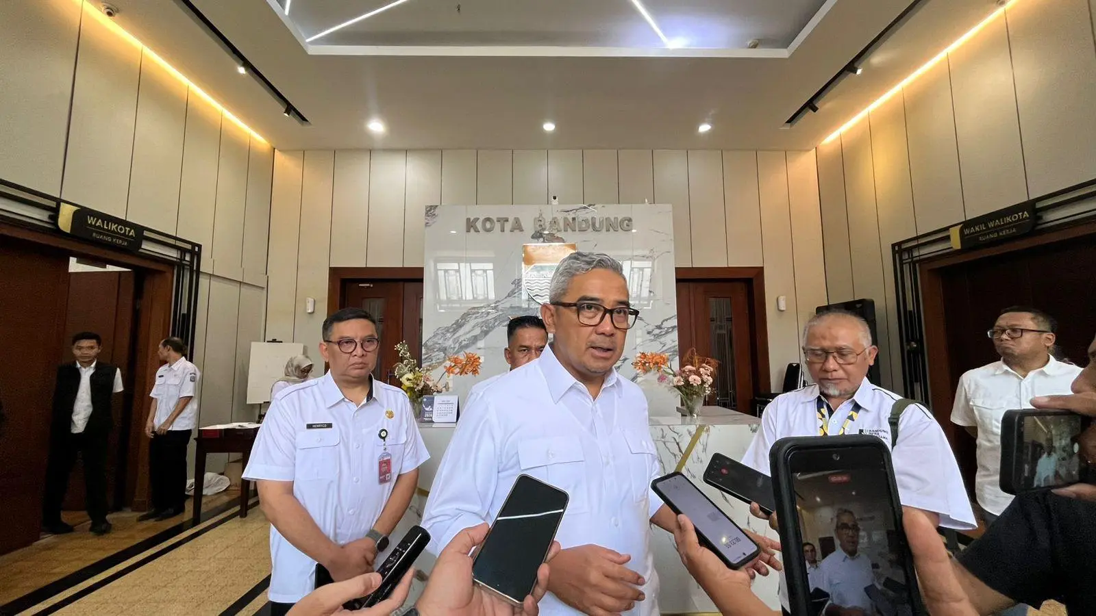 WFH ASN Kota Bandung Resmi Diterapkan, Wali Kota: Pimpinan Wajib Ngantor Pakai Sepeda