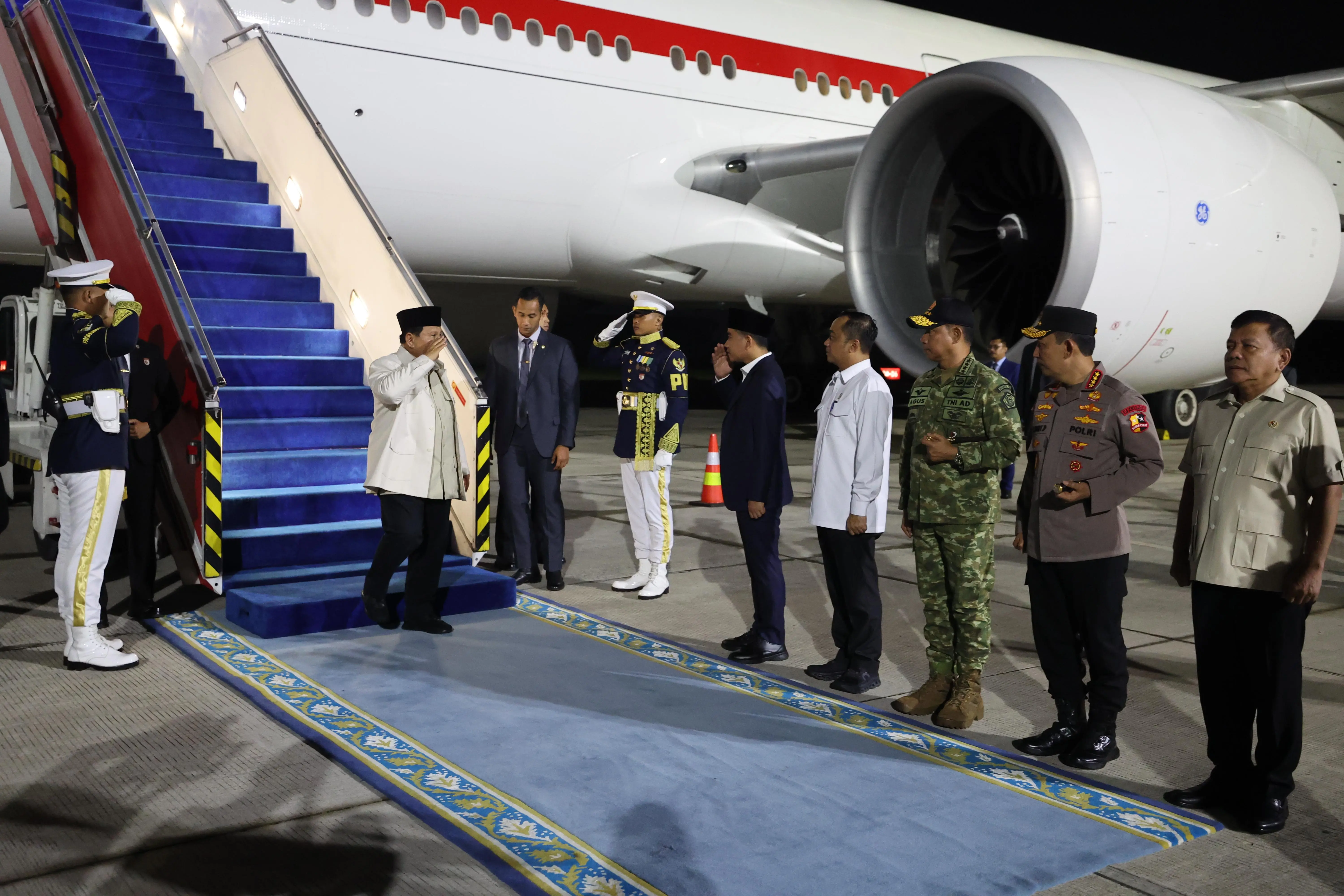 Presiden Prabowo Subianto Kembali ke Indonesia Usai Kunjungan Kenegaraan, Bawa Komitmen Investasi Rp 575 Triliun