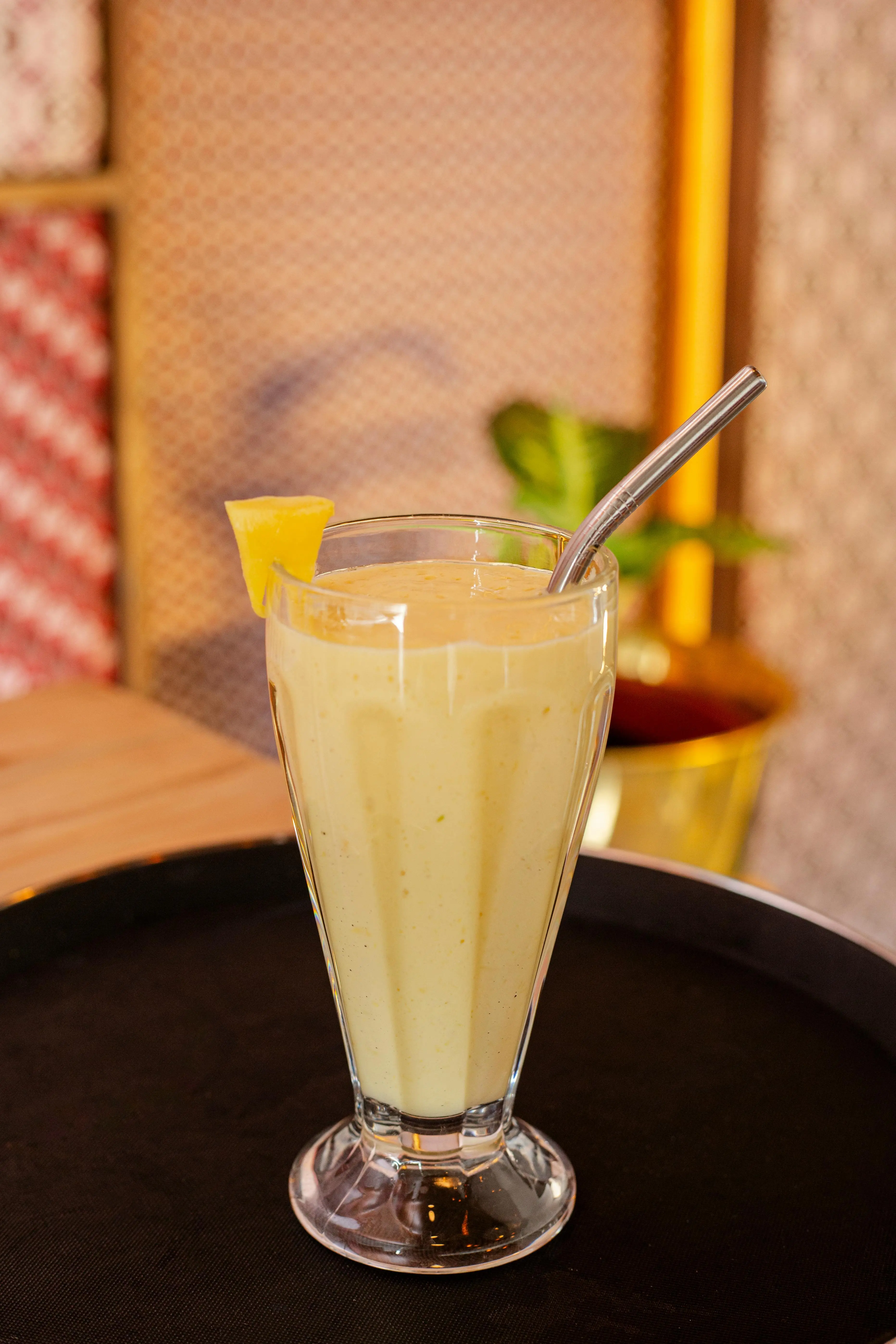 Menelusuri Kesegaran Lassi: Minuman Yogurt Ikonik dari Negeri Bollywood