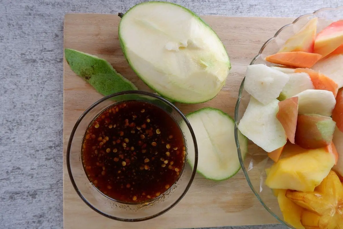 5 Tips Membuat Bumbu Rujak Buah yang Tahan Lama dan Tidak Cepat Berair