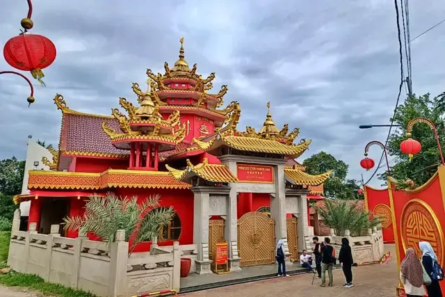 Wisata Religi Jakarta: Menjelajahi Masjid Berdesain Tionghoa hingga Minimalis