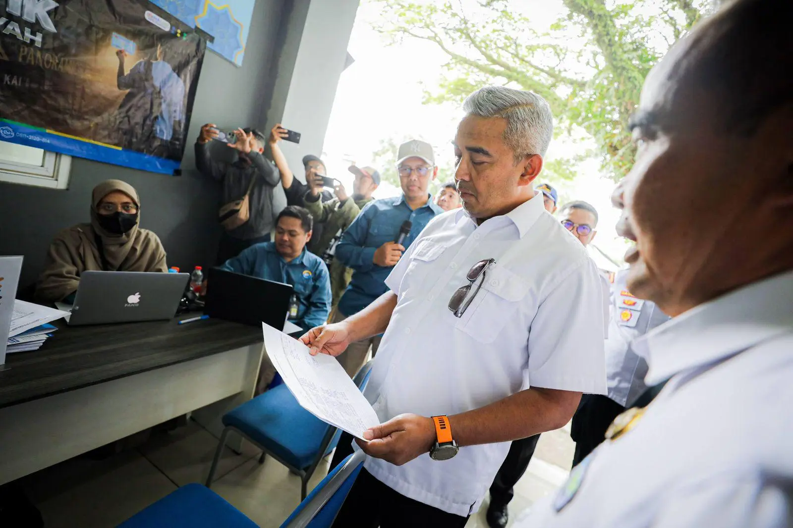 Arus Balik Idulfitri 1447 H: Wali Kota Bandung Pastikan Tertib Administrasi bagi Pendatang
