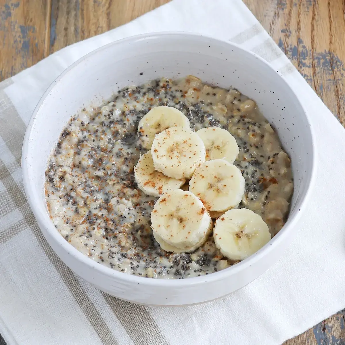 Pilihan Karbohidrat Sehat: Mengapa Oatmeal dan Chia Seeds Wajib Ada di Menu Dietmu?