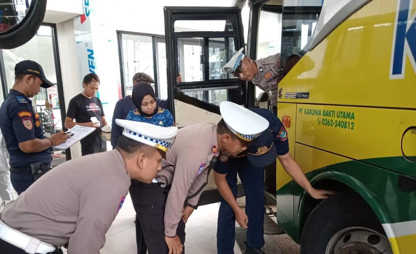 Pastikan Keselamatan Wisatawan, Satlantas Polresta Bandung Gelar Ramp Check di Kawah Putih