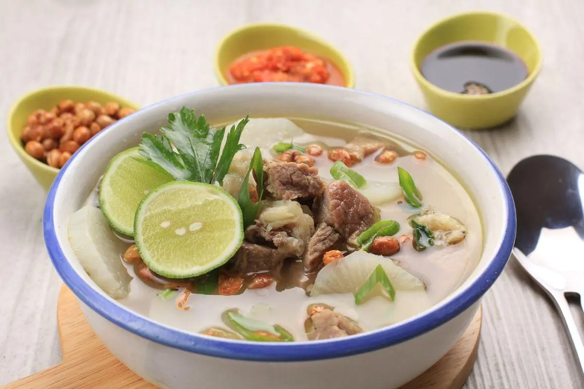 Wajib Coba! 3 Rekomendasi Soto Bandung Paling Ikonik di Kota Kembang