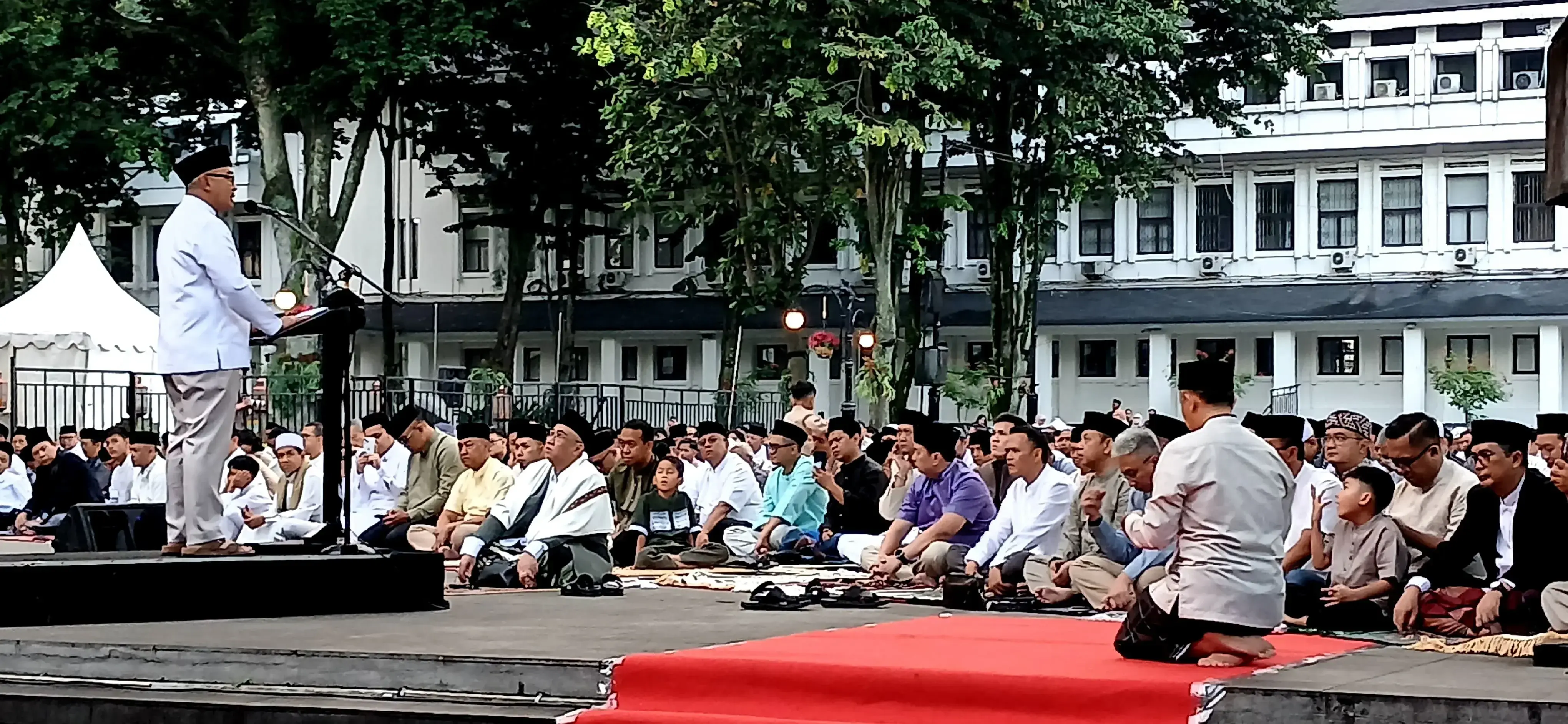 Suasana Idul Fitri 1447 H: Ribuan Warga Padati Balai Kota Bandung untuk Shalat Id Berjamaah
