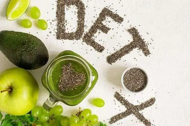 Perut Begah Setelah Makan Opor? Simak 5 Cara Detoks Alami Agar Badan Kembali Segar