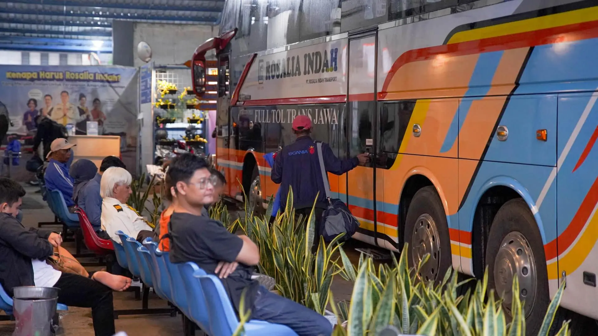 Cara Pesan Tiket Bus Rosalia Indah 2026: Panduan Praktis Booking Online dan Offline Untuk Mudik Lebaran