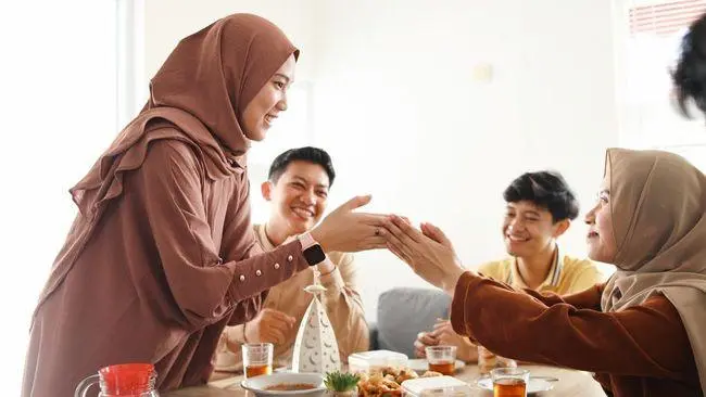 Cara Cerdas dan Bijak Merespons Pertanyaan Kapan Nikah dari Keluarga di Hari Idul Fitri