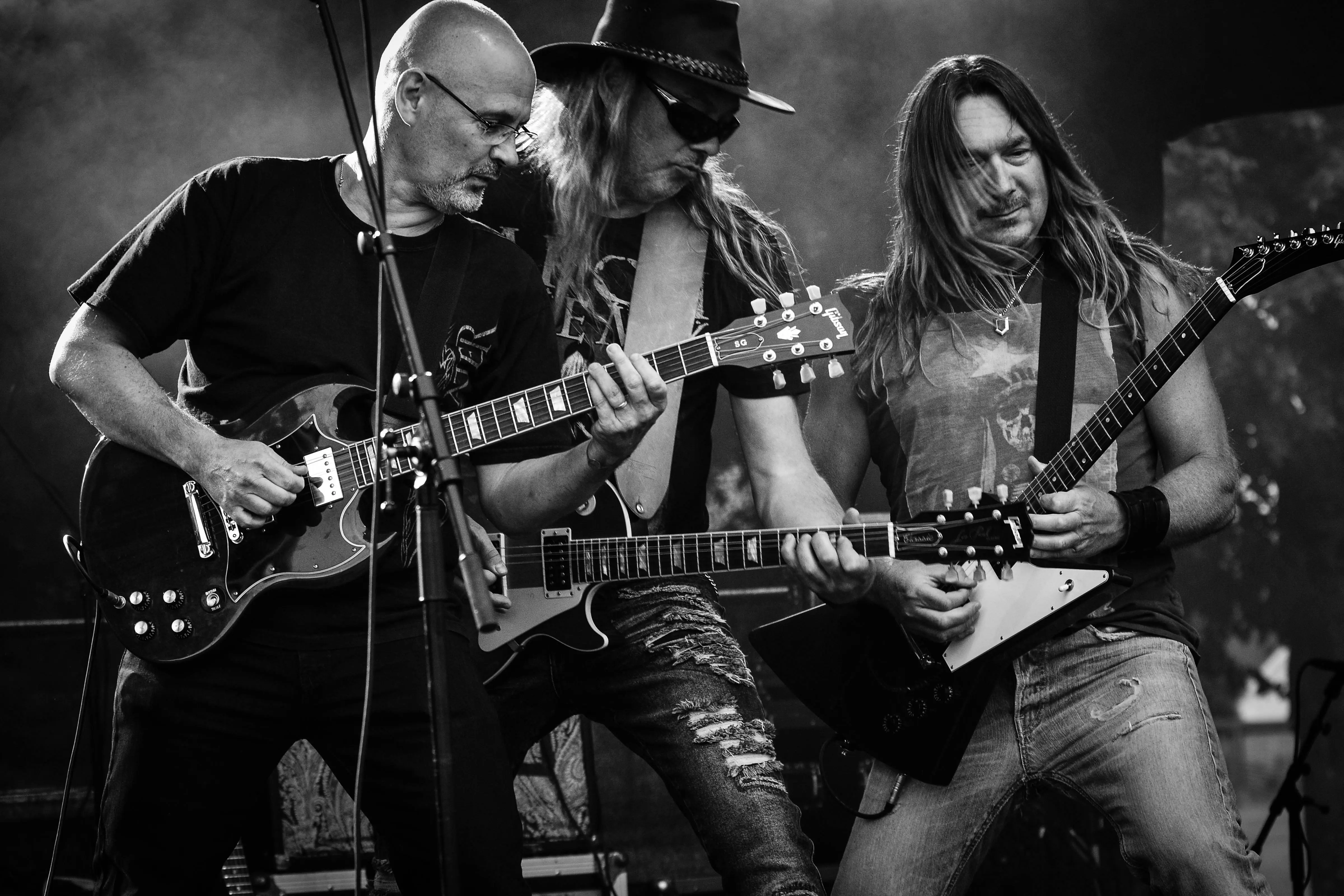 Agresi dan Presisi: Mengupas Tuntas Ciri Khas Permainan Gitar Metal