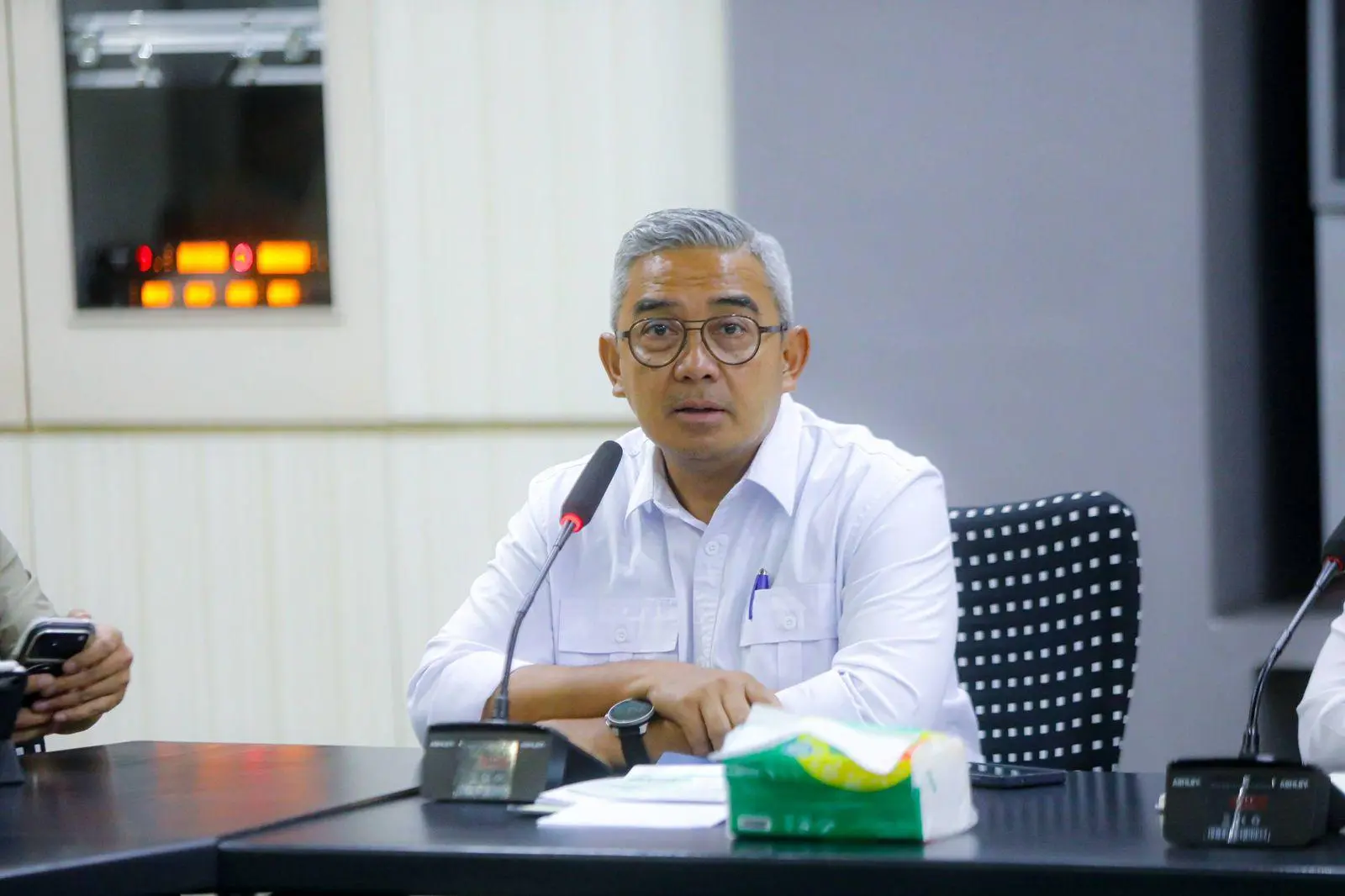 Volume Sampah Naik Signifikan, Wali Kota Bandung Muhammad Farhan Lakukan Tindak Tegas Tutup Lokasi PKL Bandel