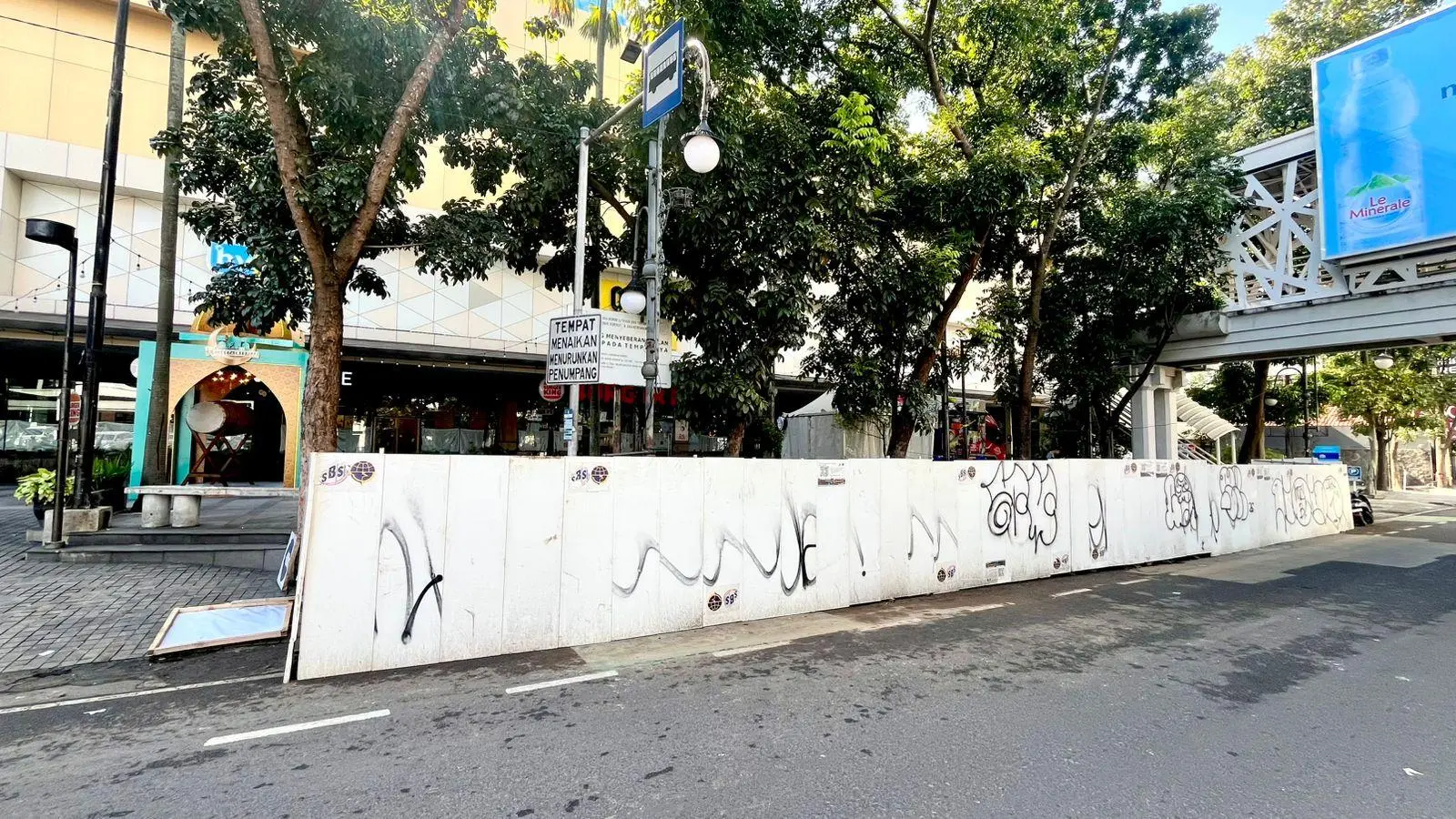 Tegas! Wali Kota Bandung Bekukan Seluruh Izin Pembangunan BRT Akibat Kualitas Buruk
