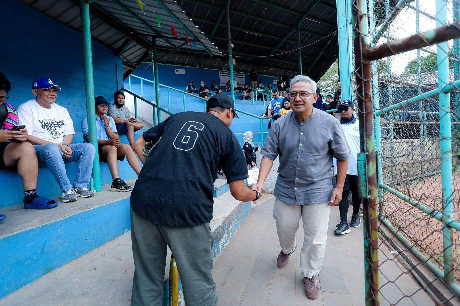 Wali Kota Bandung Muhammad Farhan Dorong Gaya Hidup Sehat Lewat Kompetisi Slowpitch Ramadan