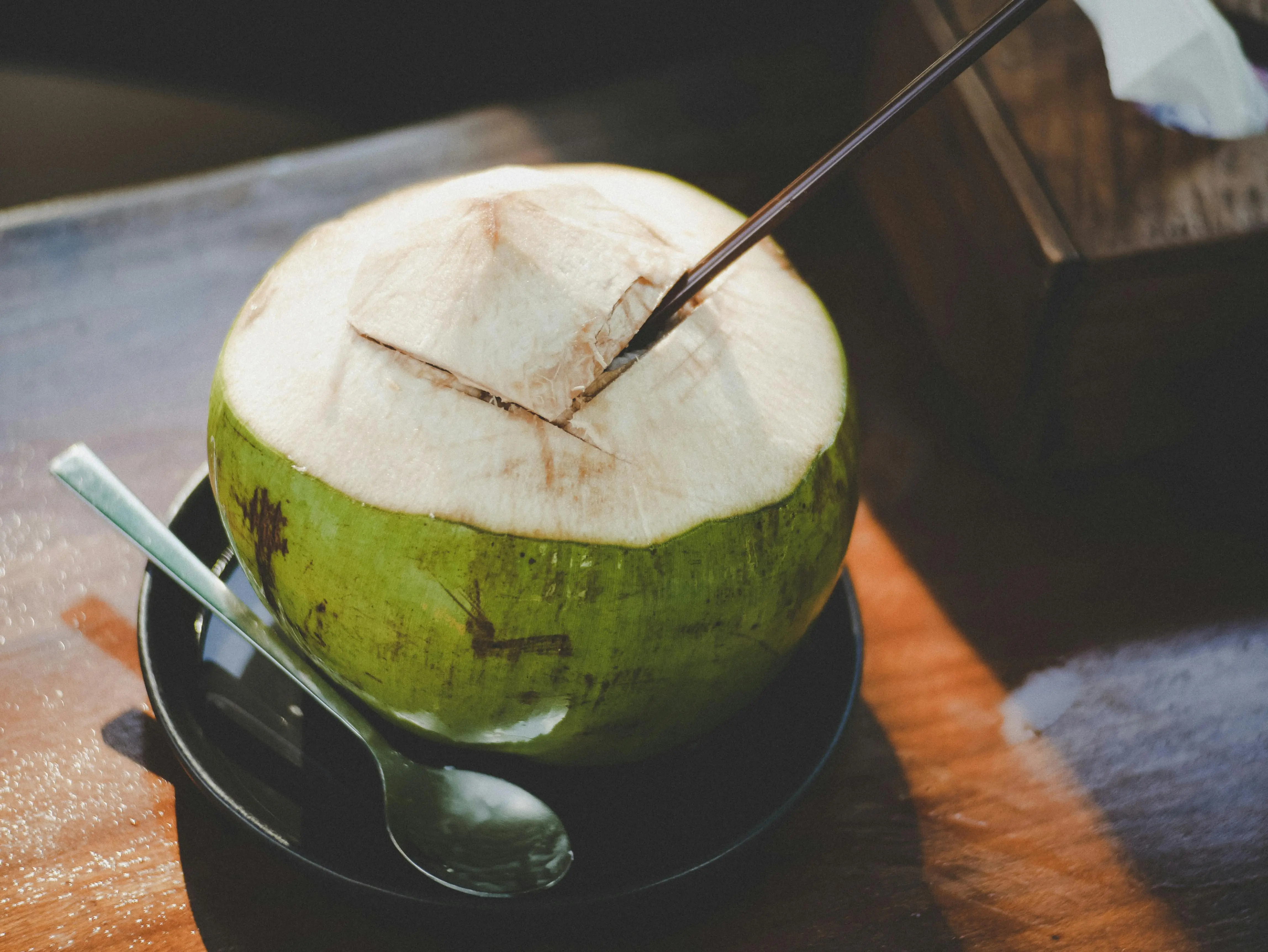 Mengapa Air Kelapa Menjadi Minuman Segar Populer di Dunia