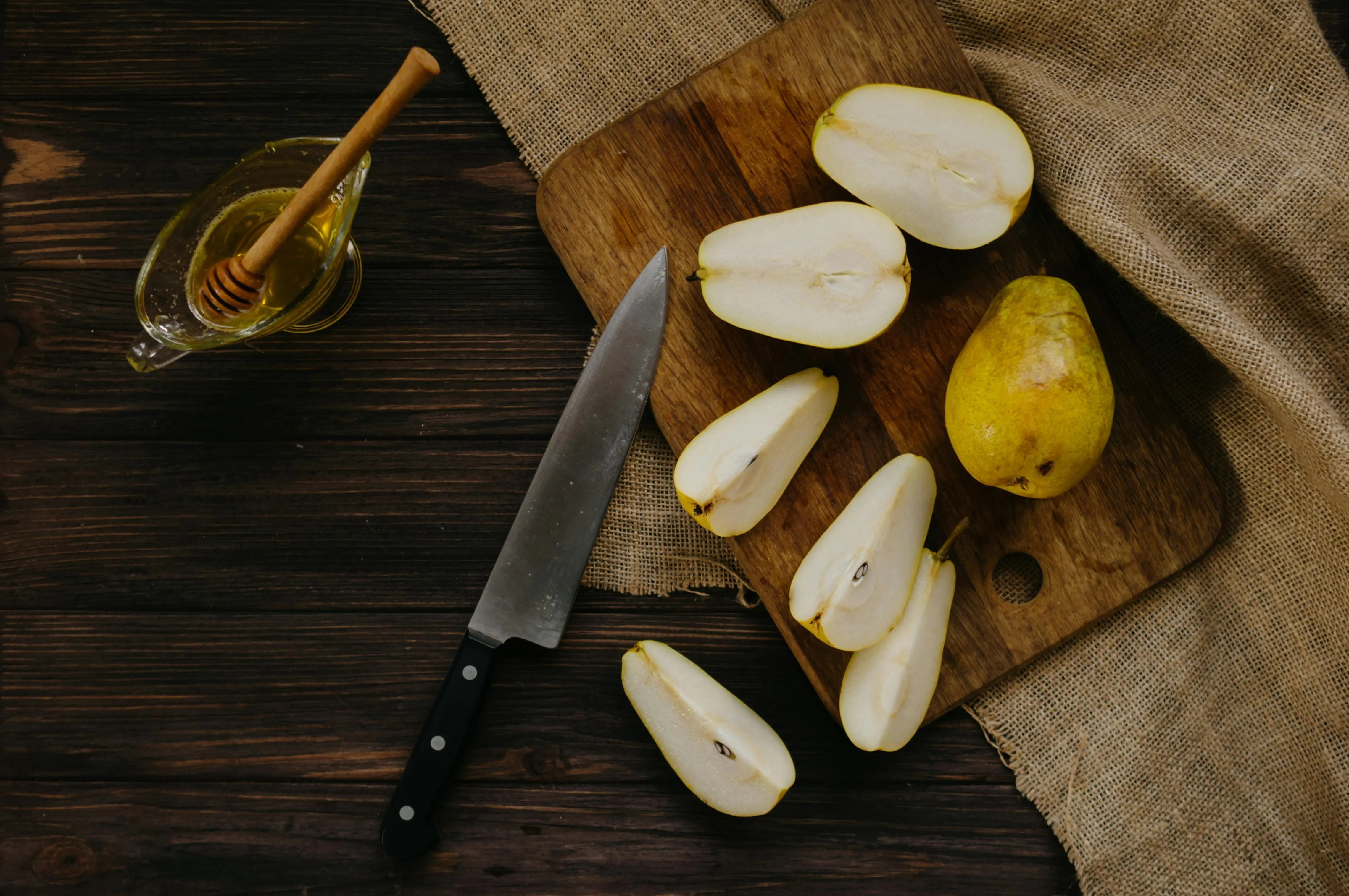 Buah Pir dan Kesehatan Metabolisme Tubuh: Sinergi Nutrisi untuk Keseimbangan Endokrin