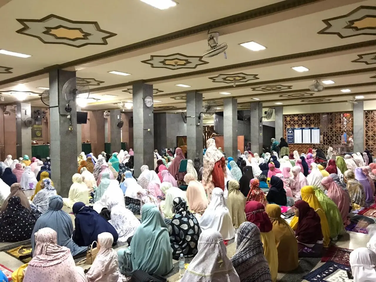 Hanya Ada di Ramadan! Inilah Alasan Mengapa Salat Tarawih Begitu Istimewa