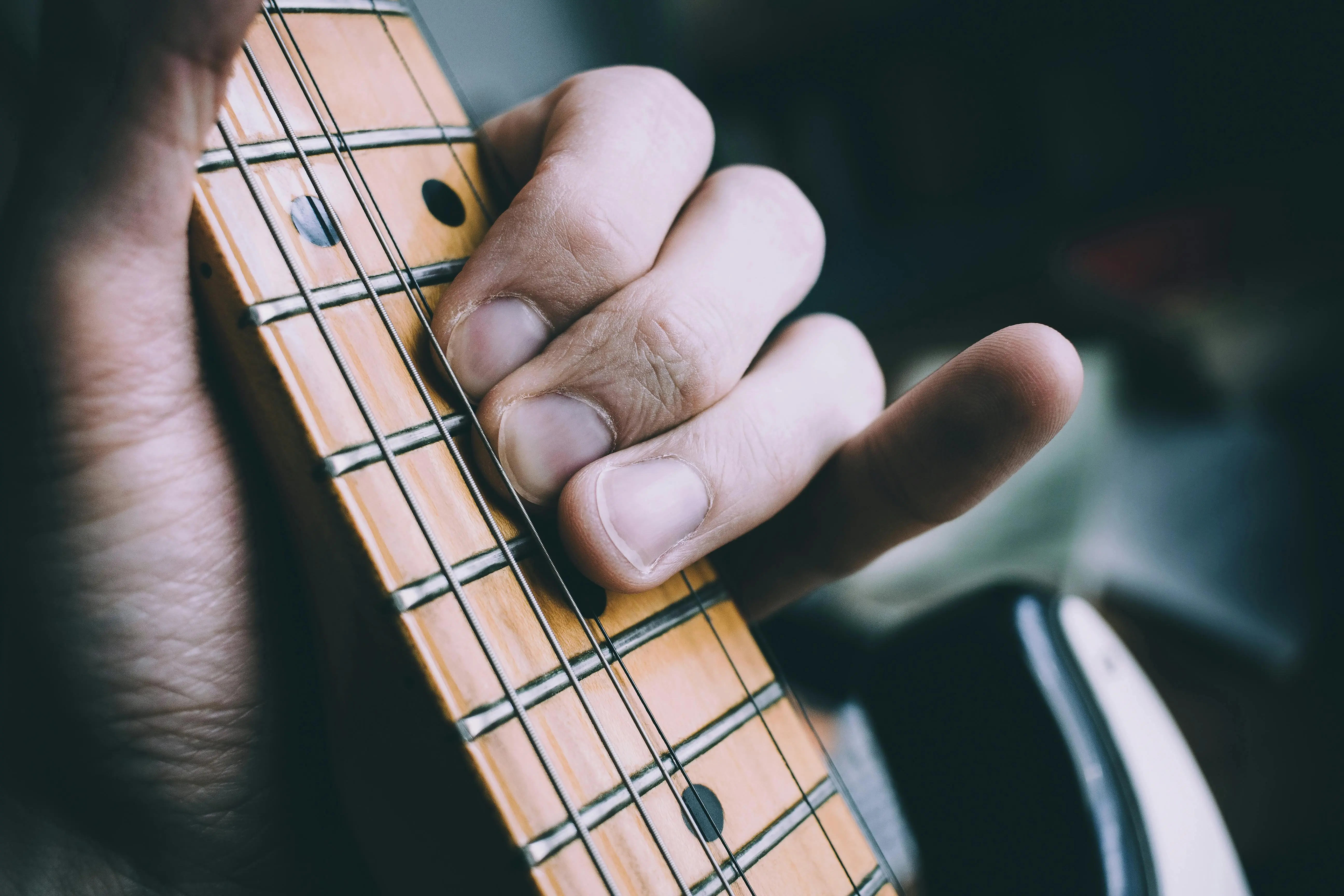 Panduan Gitar Pop: Teknik Dasar dan Chord Utama yang Wajib Diketahui Pemula