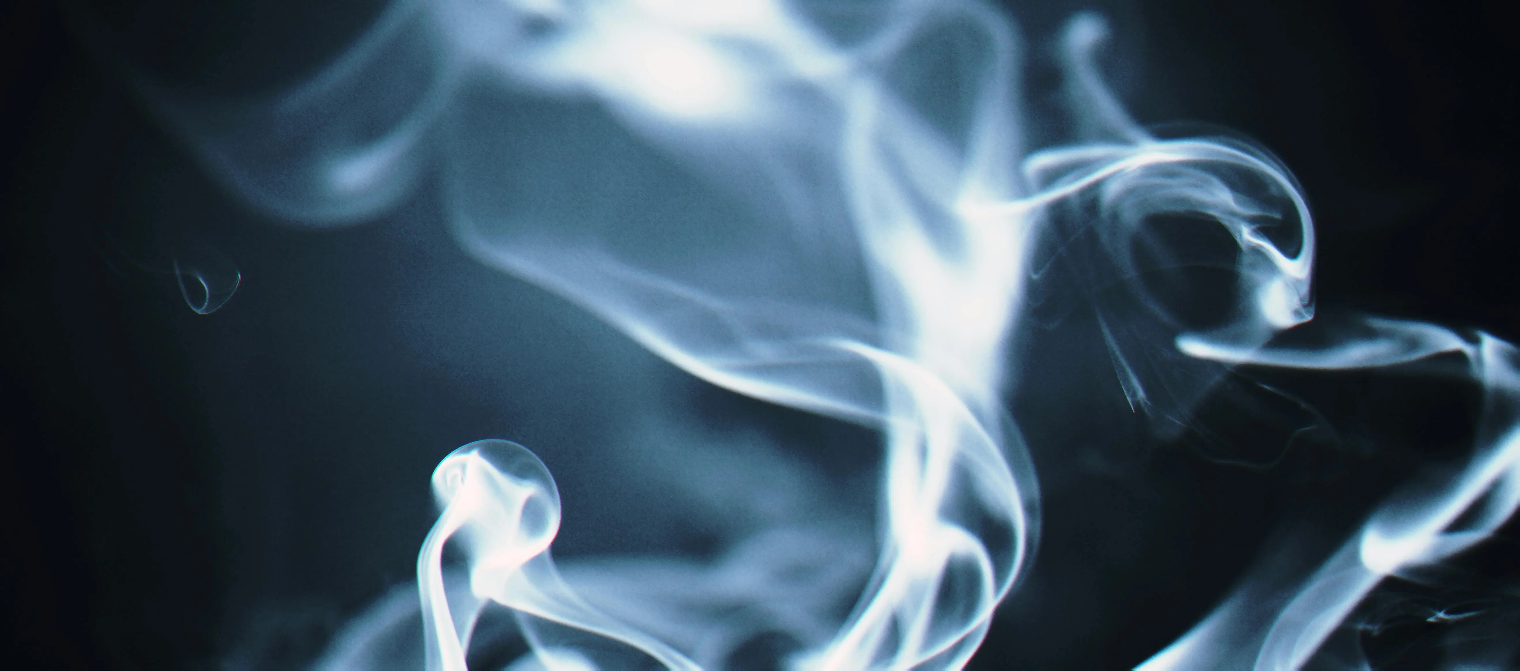 Paparan Zat Beracun dari Vape pada Perokok Pasif: Ancaman yang Sering Terabaikan