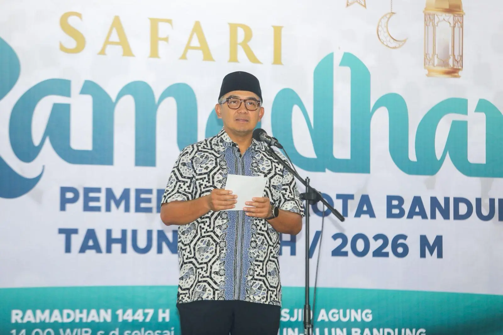 Safari Ramadan Hari ke-4: Wali Kota Bandung Muhammad Farhan Berbagi Santunan di Masjid Agung