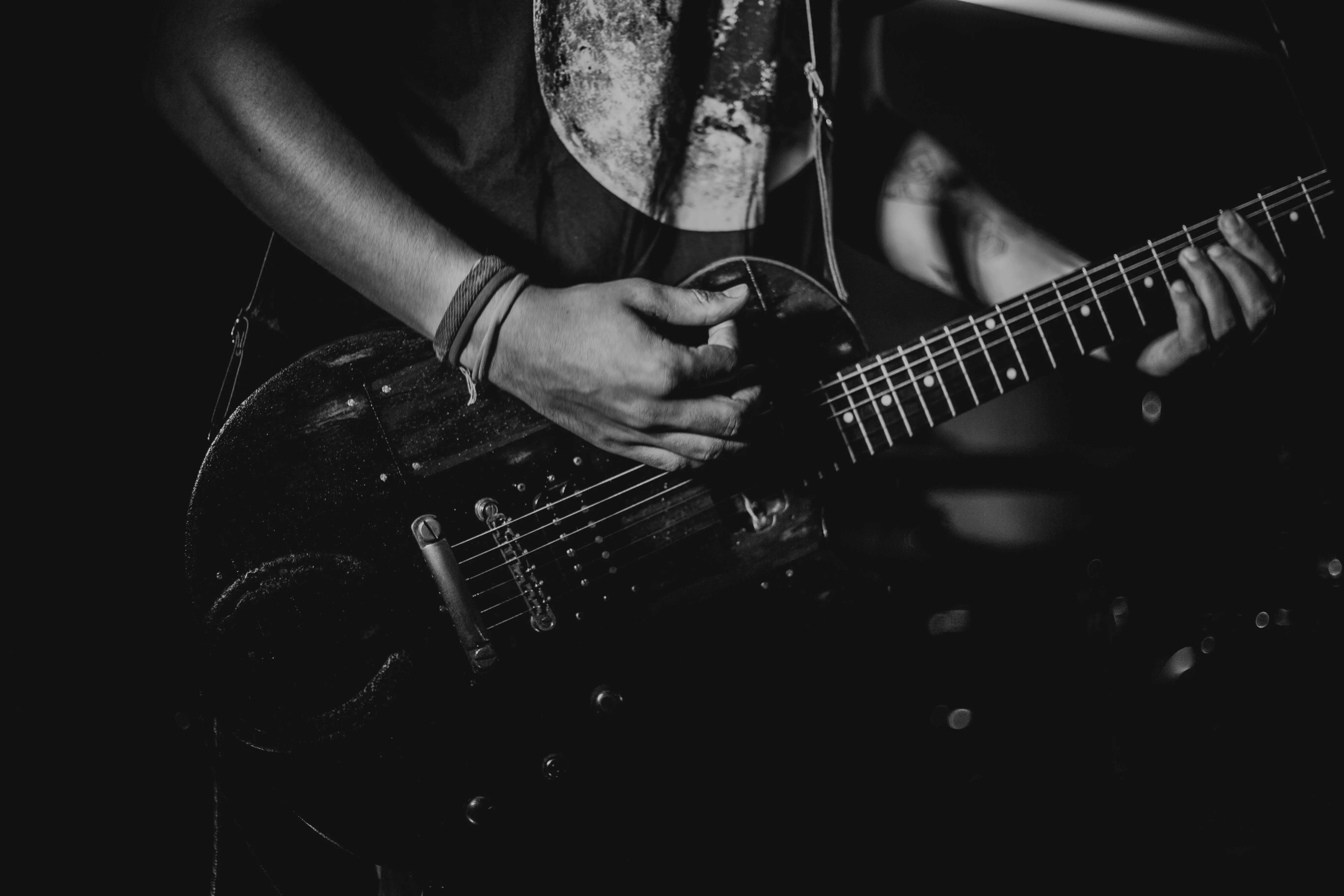 Dasar Teori Musik yang Wajib Dipahami Gitaris: Jembatan Menuju Permainan yang Lebih Matang