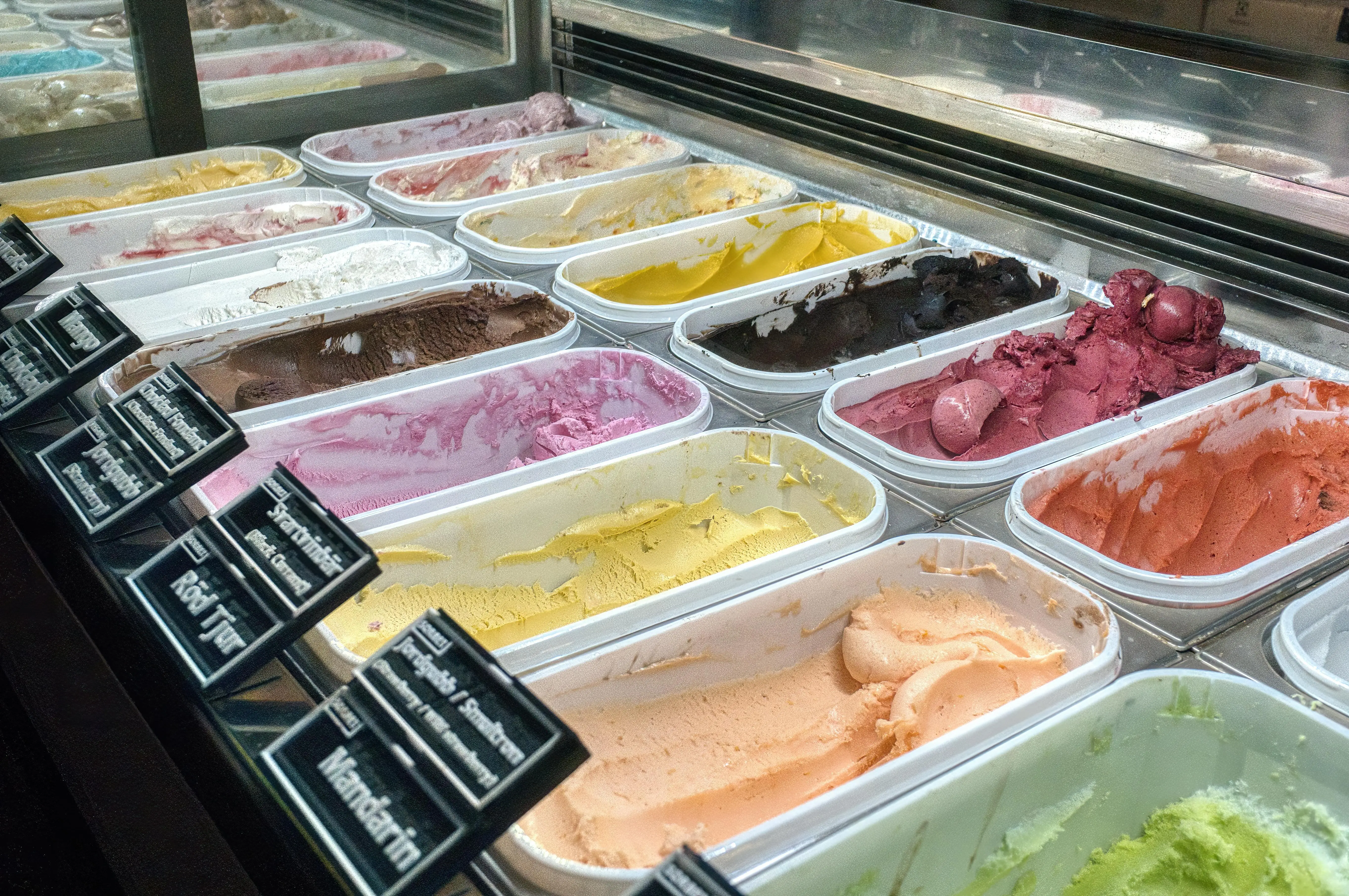 Sering Disangka Sama, Inilah Perbedaan Tekstur dan Bahan Antara Sorbetto dan Gelato