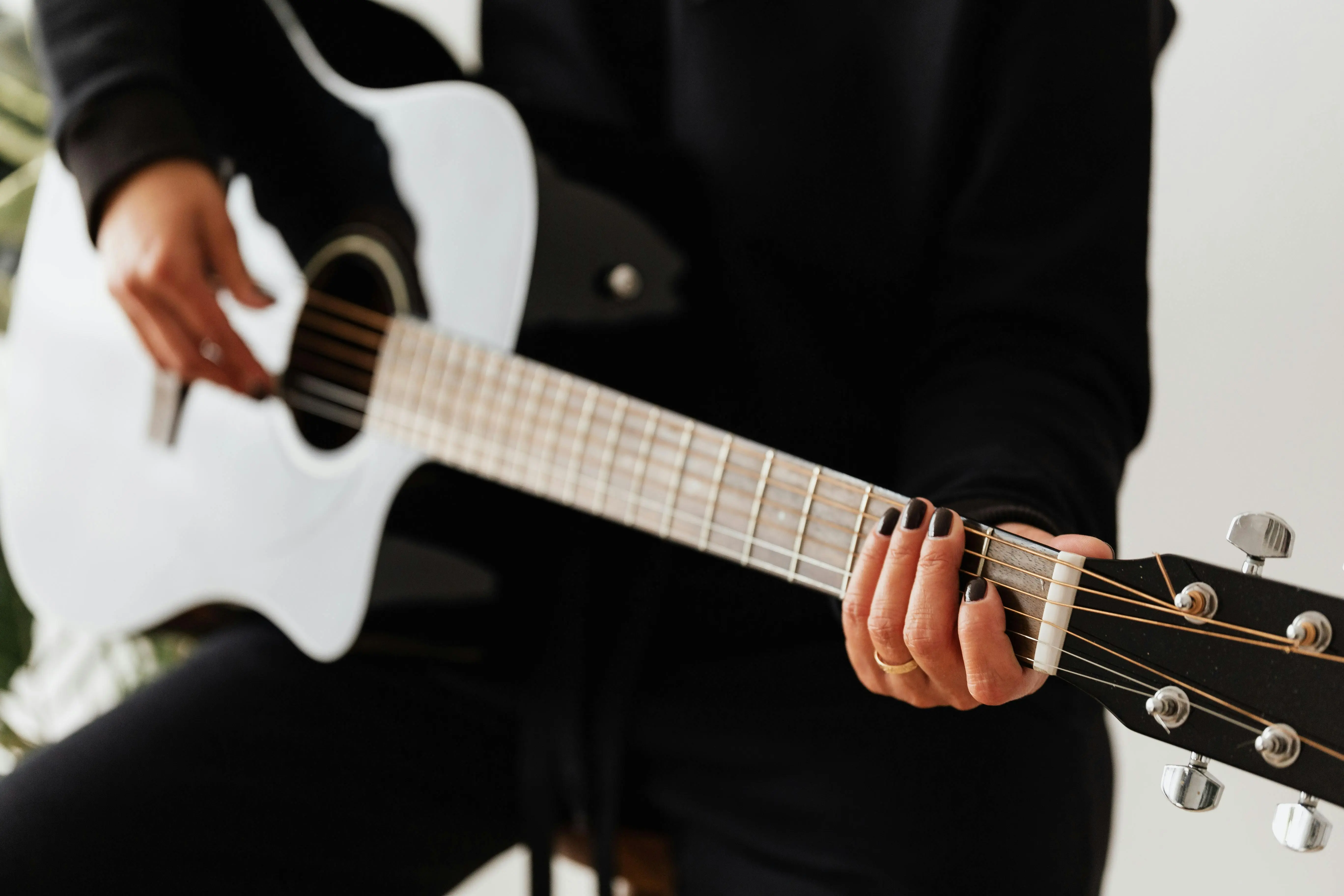 Panduan Teknik Vibrato Gitar untuk Pemula: Cara Memberi 