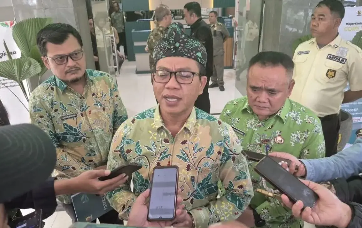 Lawan Perubahan Iklim: Bupati Bandung Ajak Daerah Fokus pada Energi Terbarukan